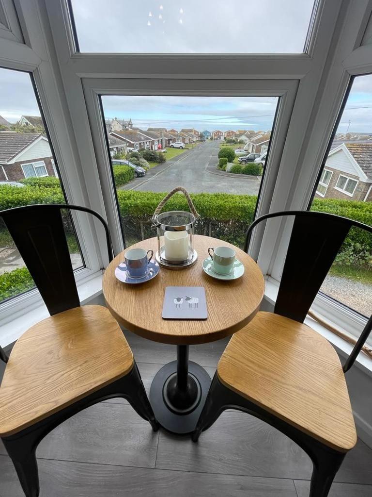 Cosy Seaview Apartment Tywyn Exteriör bild